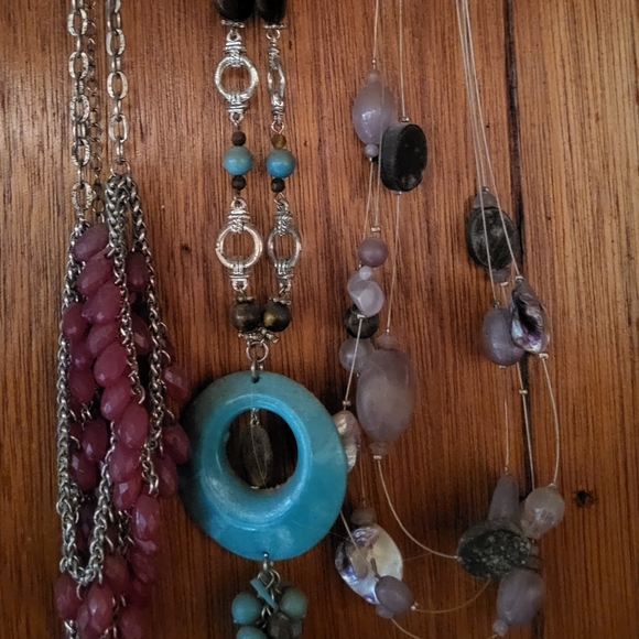 Jewelry - Elegant Multi-Color Beaded Necklace Set